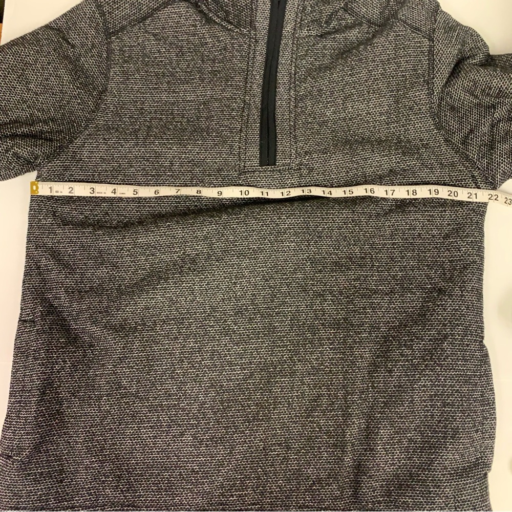 ORVIS pull over. Mens medium. - Picture 10 of 14